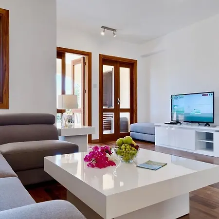 شقة 3 Bedroom Pelendri With Stunning Views, Aphrodite Hills *