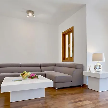 3 Bedroom Pelendri With Stunning Views, Aphrodite Hills * كوكليا