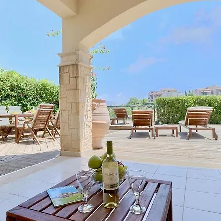 3 Bedroom Pelendri With Stunning Views, Aphrodite Hills شقة