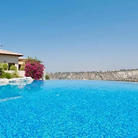 3 Bedroom Pelendri With Stunning Views, Aphrodite Hills * كوكليا