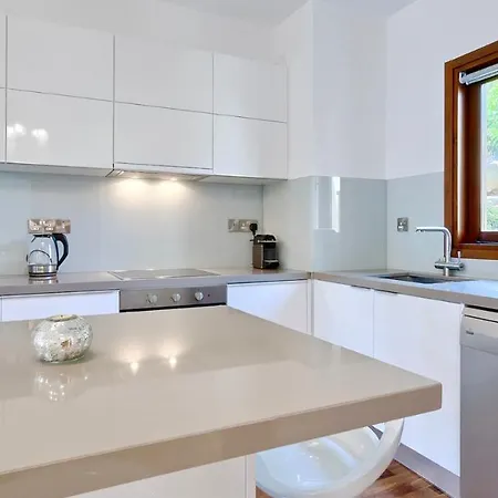 3 Bedroom Pelendri With Stunning Views, Aphrodite Hills *