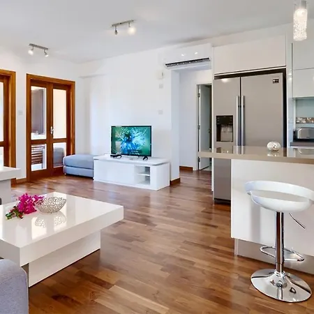 شقة 3 Bedroom Pelendri With Stunning Views, Aphrodite Hills *